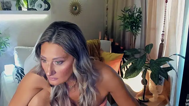 SarahAlluring online show from August 3, 2:01 pm