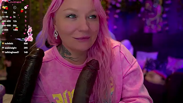 Snapshot of BlackedBarbie chatting on September 28, 9:20 pm BlackedBarbie online show from September 28, 9:20 pm