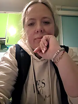 Irina3718 online show from December 15, 9:53 pm