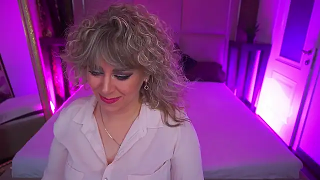 CandyLadyyy online show from June 29, 9:14 pm