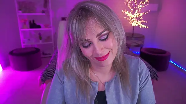 CandyLadyyy online show from April 30, 8:25 pm