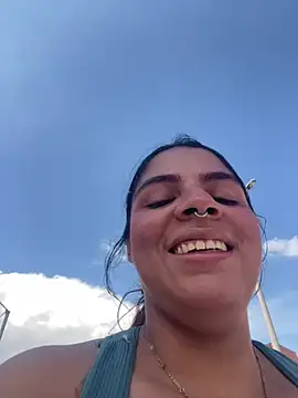 nicky andcamil online show from January 8, 4:00 pm