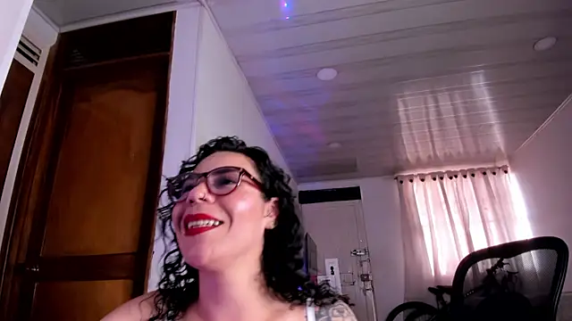 mia velvet1 online show from July 31, 9:05 pm