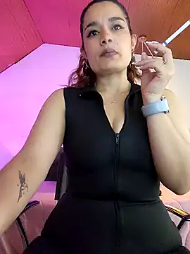 Rose Thompson1 online show from November 8, 2:00 pm