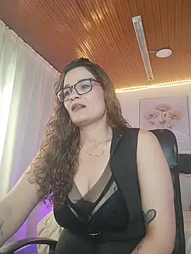 Rose Thompson1 online show from June 29, 1:33 pm