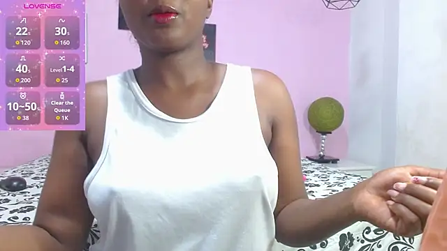 Snapshot of fiorela_madison chatting on October 10, 12:32 pm fiorela madison online show from October 10, 12:32 pm