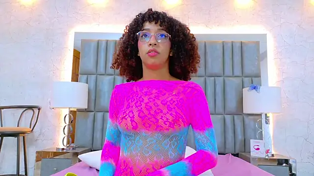 CamilaJohnston online show from February 28, 12:10 am