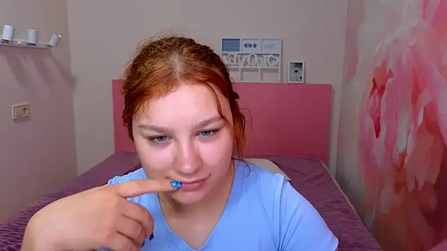 AngelinaLow online show from June 15, 11:32 am
