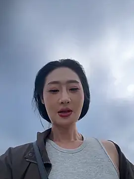 linger-23 online show from October 25, 8:44 am