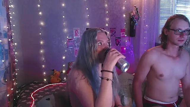 Your Horny Friends online show from August 5, 1:06 pm