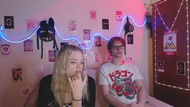 Snapshot of Your_Horny_Friends chatting on September 11, 2:06 pm Your Horny Friends online show from September 11, 2:06 pm