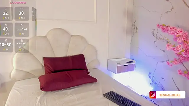 Kendallbleer online show from November 18, 12:28 pm