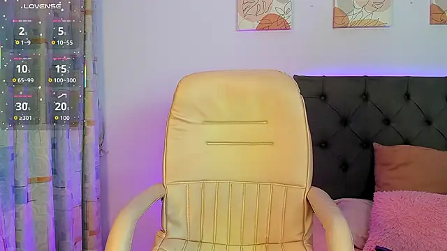 Quiinn bx online show from October 25, 4:03 pm