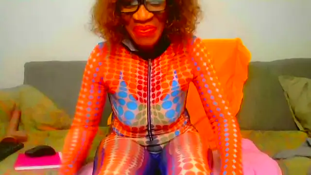 ModelZoee online show from June 26, 5:36 pm