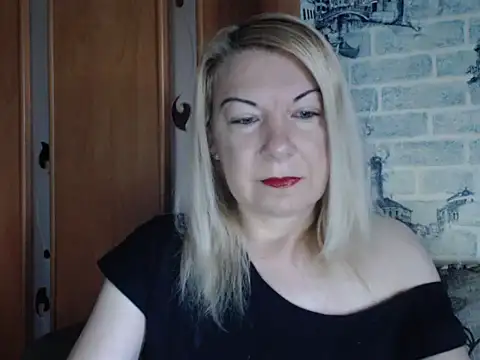 Lillia Ray online show from June 14, 7:20 am