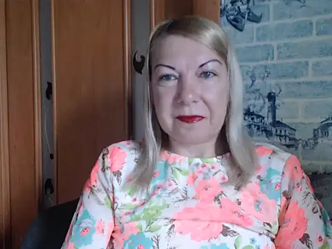 Lillia Ray online show from May 17, 6:56 am