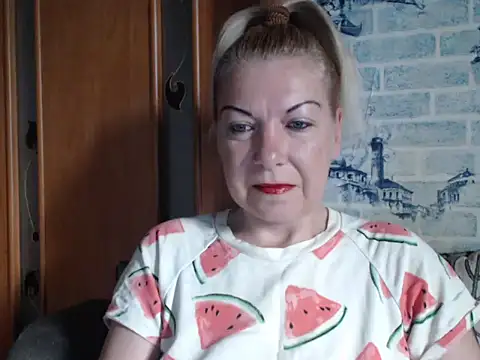 Lillia Ray online show from May 30, 9:40 am
