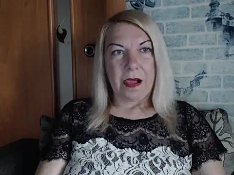 Lillia Ray online show from June 3, 2:33 pm