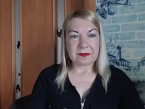 Lillia Ray online show from May 18, 7:47 am