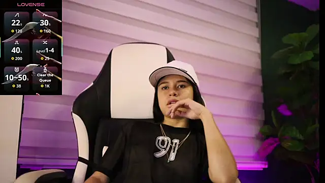 Danaa Rouse online show from November 13, 1:15 am