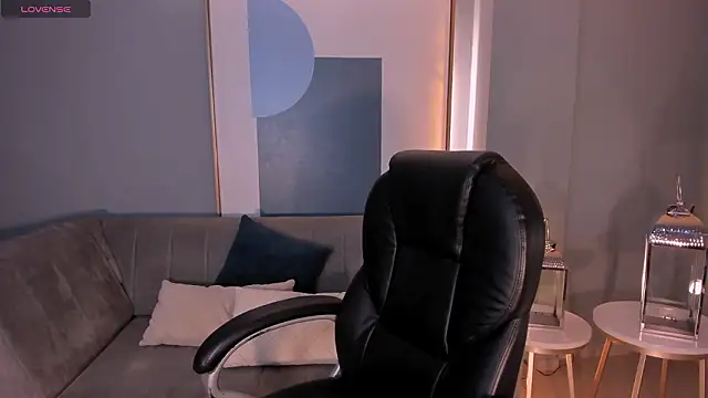 CandaseRussell online show from January 19, 1:24 am