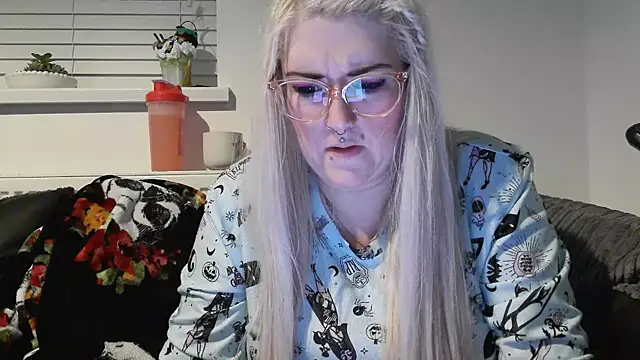 Sizzling Indie36 online show from October 2, 8:25 pm