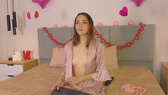 RoseWillsson online show from February 6, 1:14 pm