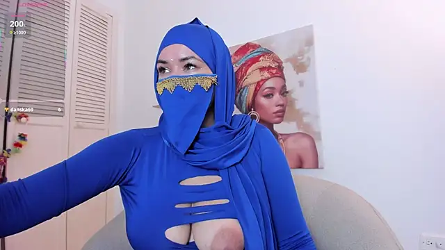 Snapshot of Layla_arabelle chatting on September 10, 8:20 pm Layla arabelle online show from September 10, 8:20 pm