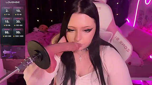 dollskill  online show from February 24, 3:54 pm