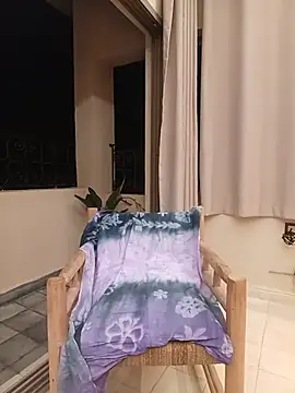 emiliemilf online show from July 30, 9:48 pm