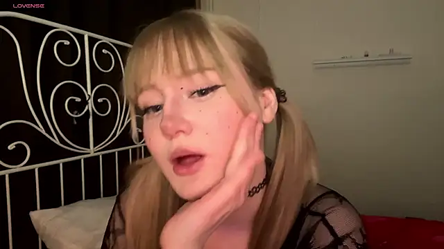 LolyaMin online show from April 28, 6:45 pm