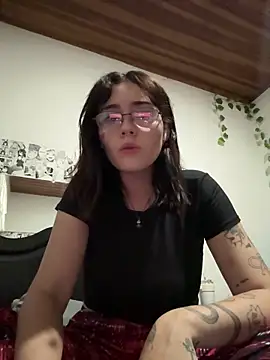 MitsuChan  online show from December 16, 5:13 am