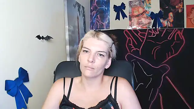 VanessaRey  online show from August 3, 6:39 am
