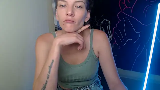 Snapshot of VanessaRey_ chatting on September 28, 7:03 am VanessaRey  online show from September 28, 7:03 am