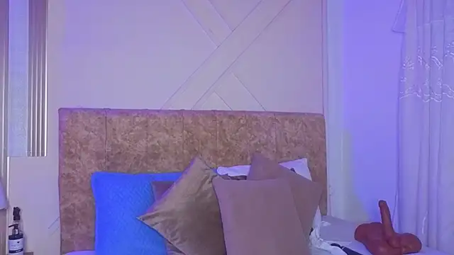 angelinarouse  online show from June 21, 3:54 am