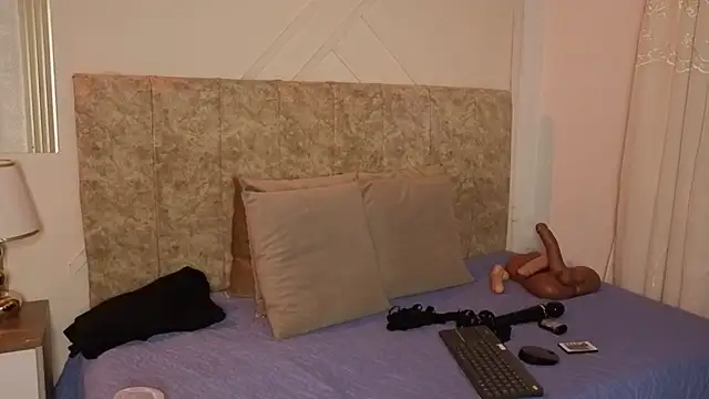 angelinarouse  online show from June 20, 3:43 am