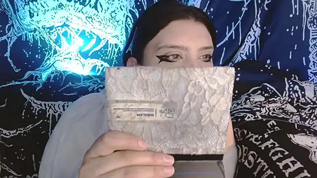 mikaskullcs online show from December 4, 9:59 pm