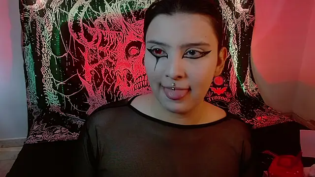 mikaskullcs online show from June 12, 9:23 pm