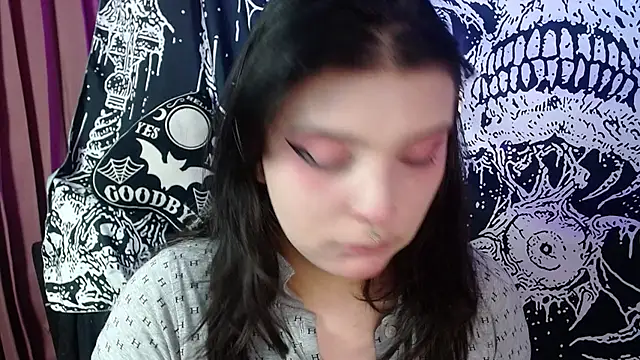 mikaskullcs online show from June 23, 5:27 am
