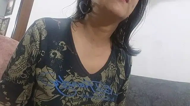 Amadamilf1980 online show from July 1, 10:31 pm