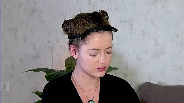 AshleyD  online show from December 1, 2:15 am