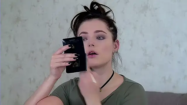 AshleyD  online show from March 10, 5:00 am