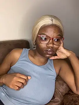 YummyMelanin117 online show from February 22, 10:10 pm