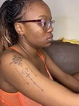 YummyMelanin117 online show from July 11, 3:23 pm