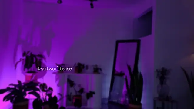 Artworktease online show from November 14, 7:47 pm