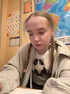 bambi lu online show from March 16, 4:22 pm