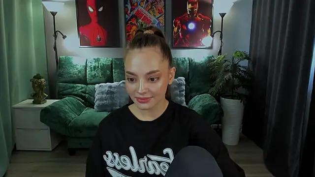 MelanieAlves online show from May 3, 2:20 pm