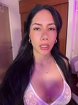 ArianaReynoldss online show from July 24, 10:24 am