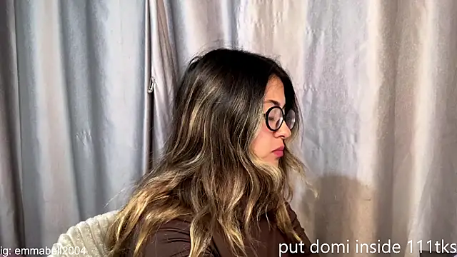 emma  bell  online show from March 28, 2:00 am