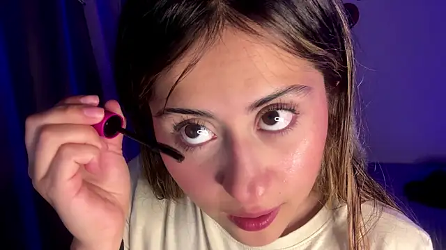 emma  bell  online show from October 23, 11:00 pm